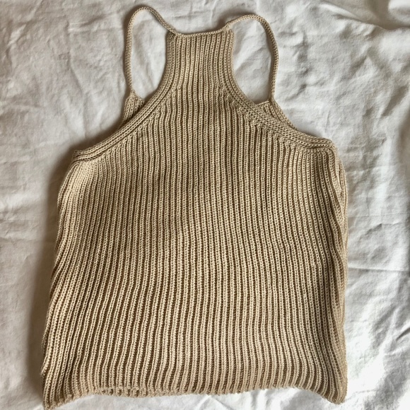 Cream Woven Crop Top with Flower Embroidery (XS-M) - Picture 2 of 2